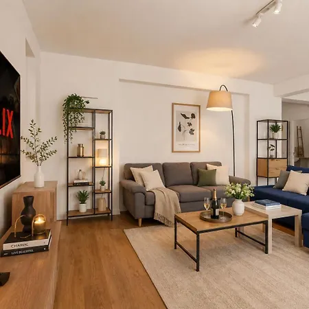 2-bedroom With Private Garden & Bbq Appartamento *