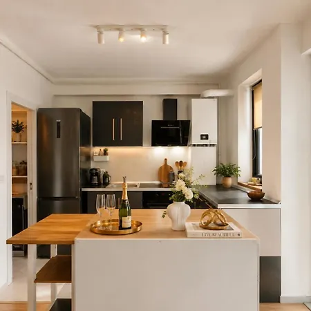 2-bedroom With Private Garden & Bbq Bucarest