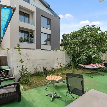 Appartamento 2-bedroom With Private Garden & Bbq