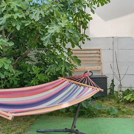 2-bedroom With Private Garden & Bbq Appartamento