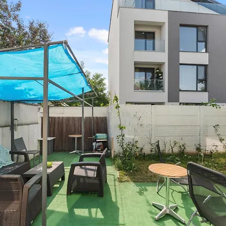 Appartamento 2-bedroom With Private Garden & Bbq *