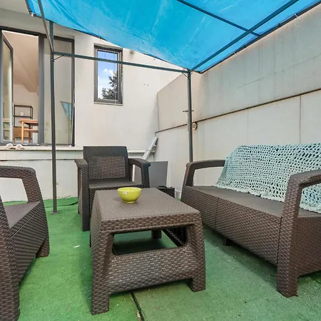 Appartamento 2-bedroom With Private Garden & Bbq