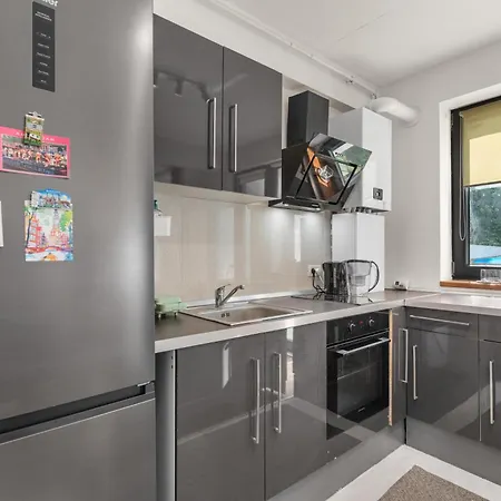 Appartamento 2-bedroom With Private Garden & Bbq *
