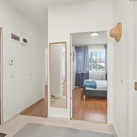 Appartamento 2-bedroom With Private Garden & Bbq Bucarest