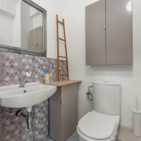 2-bedroom With Private Garden & Bbq